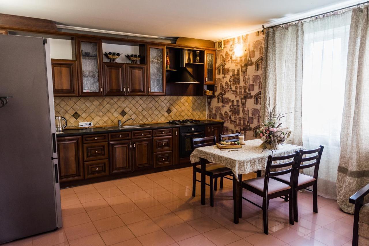 Golden Park Apartments Umanʼ 外观 照片