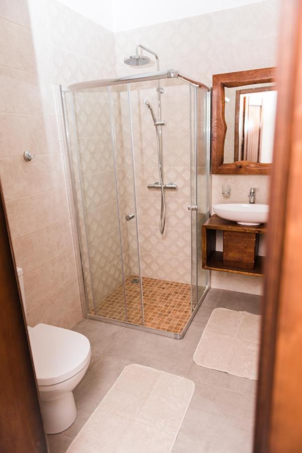Golden Park Apartments Umanʼ 外观 照片