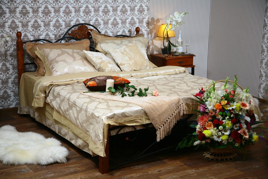 Golden Park Apartments Umanʼ 外观 照片